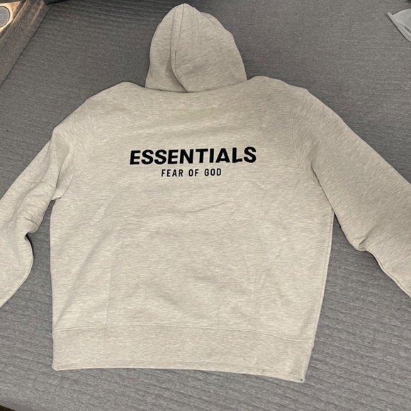 Essential hoodie - Picture 2 of 9